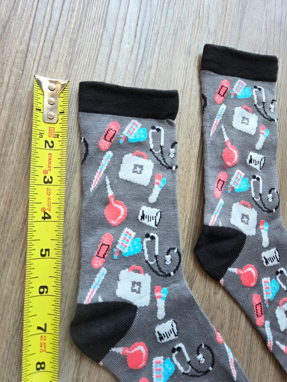 NWOT Hot Sox Medical Professionals Theme Crew Socks Heather Grey